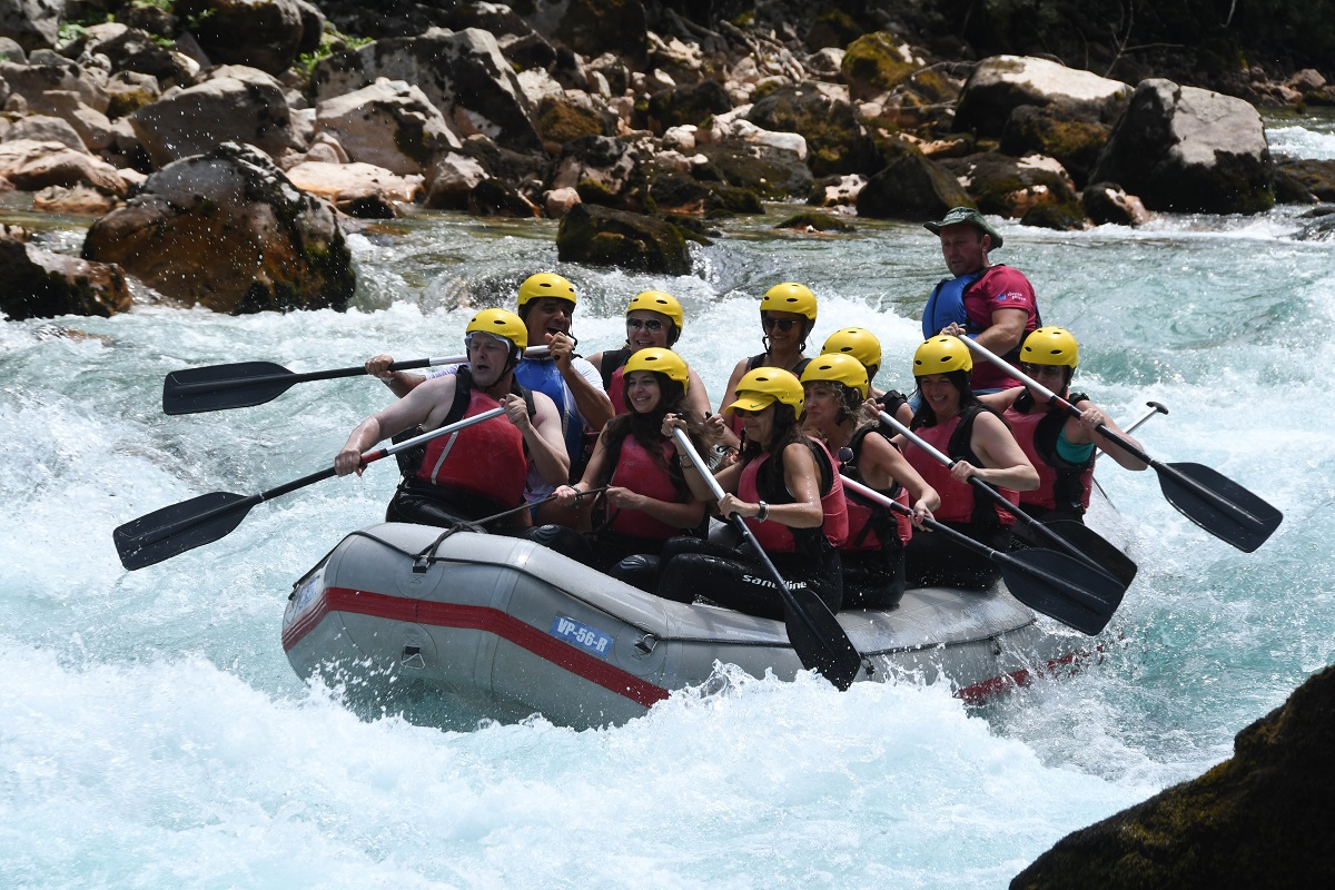 Rafting Tara