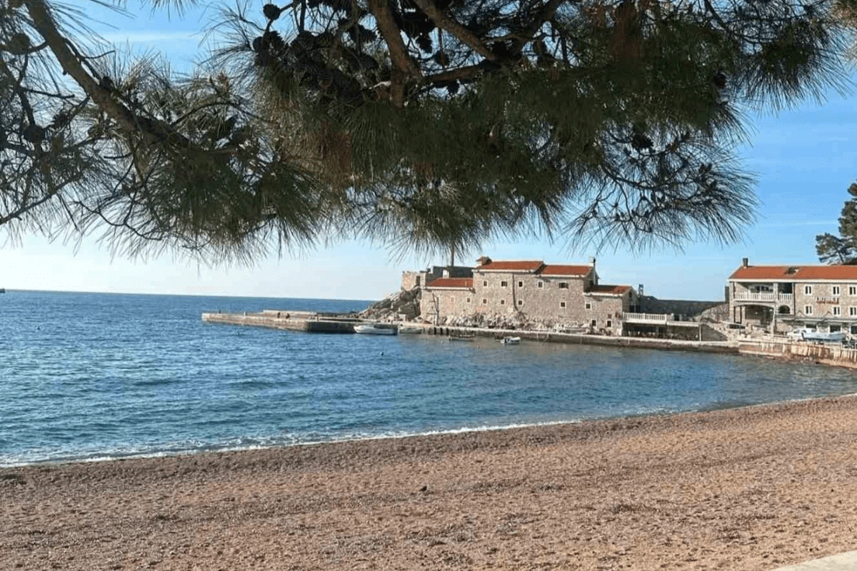Gradska plaža u Petrovcu Gradska plaža u Petrovcu